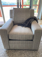 Dakota Chair by Paul Robert