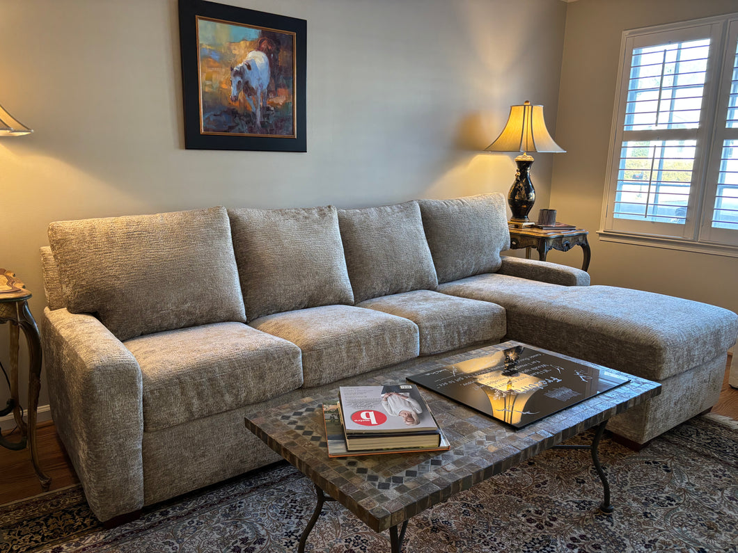 Carson 2pc Sofa/Chaise Sectional. 105 x 68 x 38D