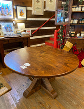 Reclaimed Pine Round Pedestal Table